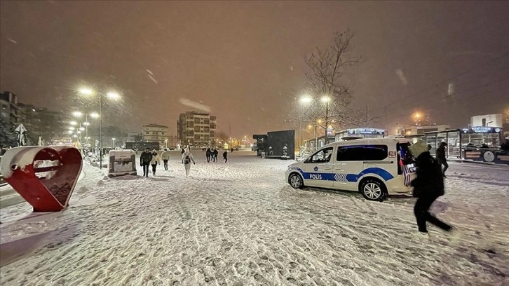 Kocaeli'de kar yağışı can alıcı oluyor