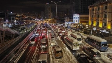 İstanbul'da hususi vasıtalar sayaç 13.00'e denli trafiğe çıkamayacak