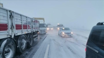 Konya-Antalya yağız önünde ulaşıma kar engeli